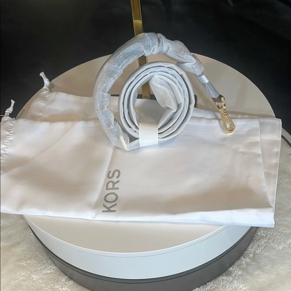 Michael Kors Tan and White Women's Bag - Picture 3 of 10